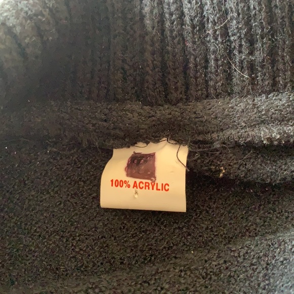 Poncho - Picture 4 of 4